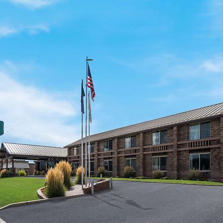 Quality Inn Richfield I-70 Bagian luar foto