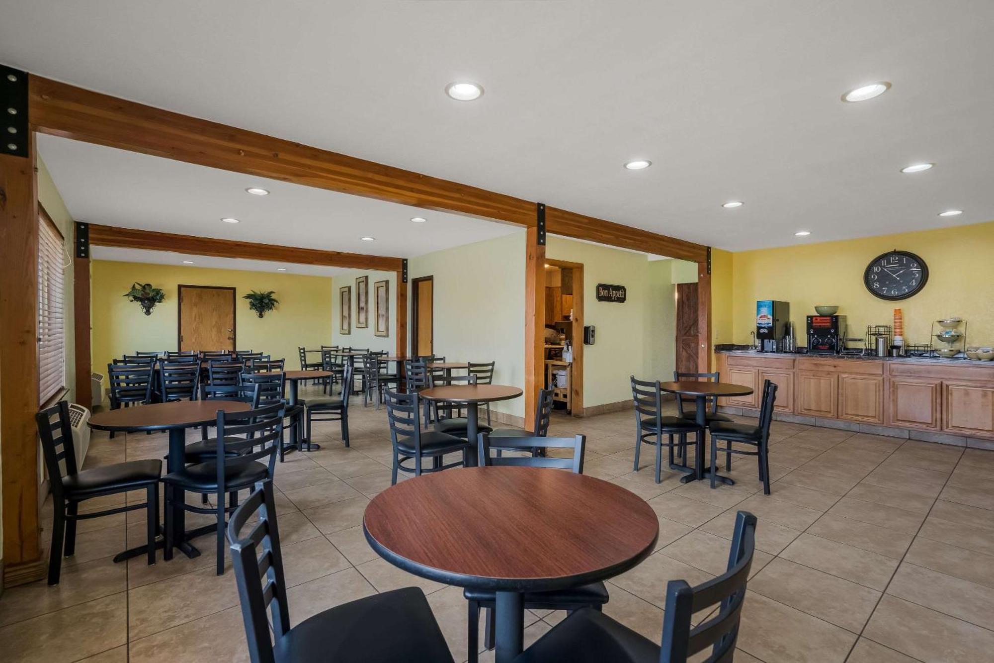 Quality Inn Richfield I-70 Bagian luar foto